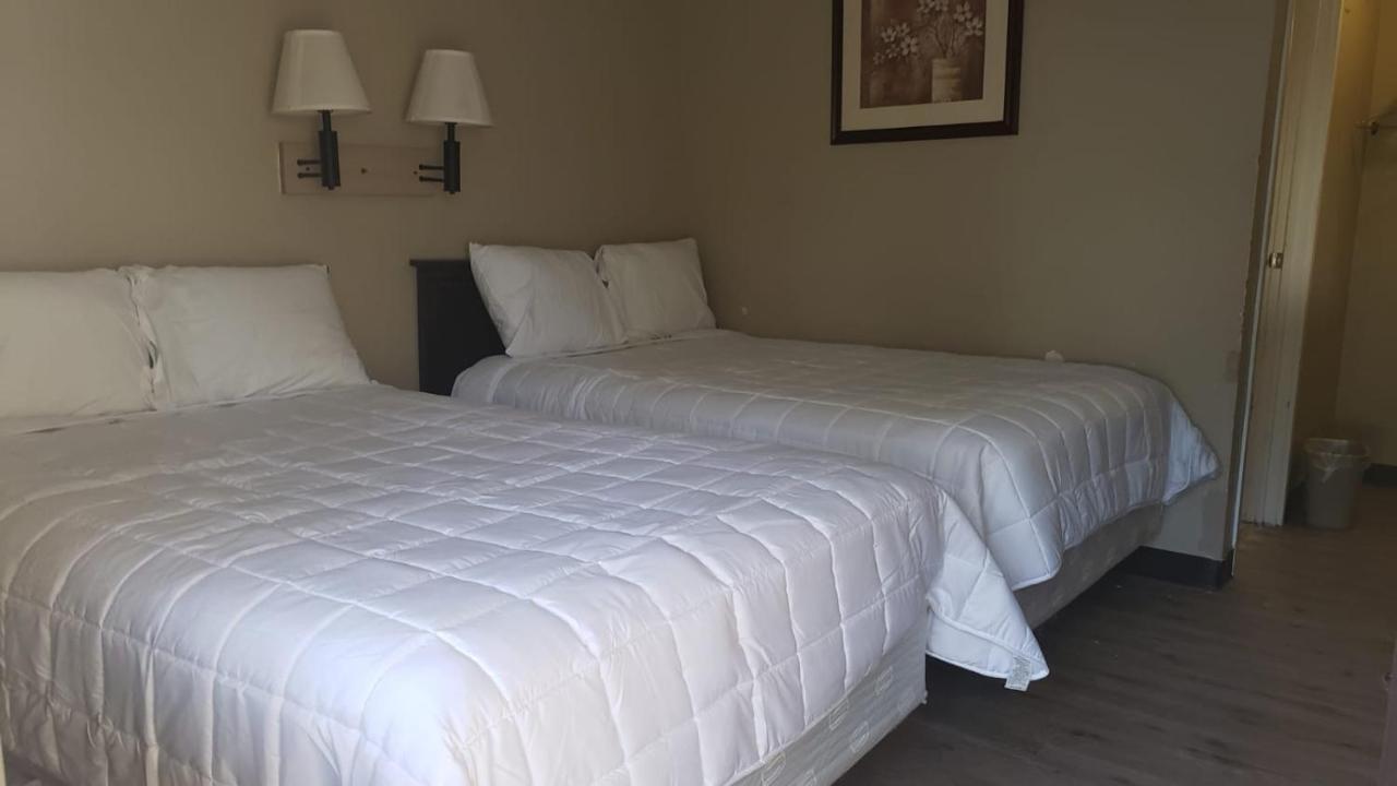 Fairbridge Inn & Suites Ричмонд-Хилл Экстерьер фото