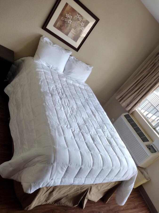 Fairbridge Inn & Suites Ричмонд-Хилл Экстерьер фото