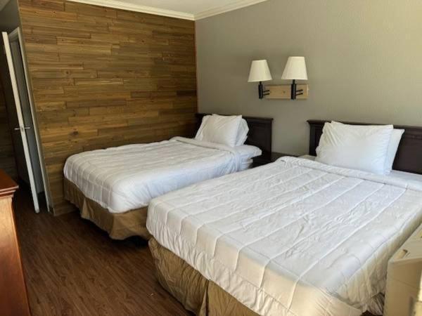 Fairbridge Inn & Suites Ричмонд-Хилл Экстерьер фото